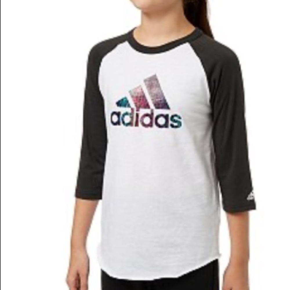🌼 10/$6 🌼 Black and White Adidas Shirt